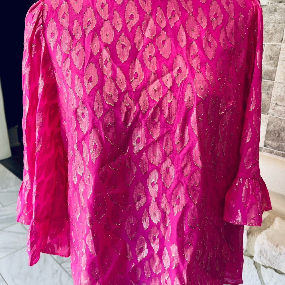 ~Lilly Pulitzer “Raz Berry” & Gold Leopard Patterned Francis Silk Blouse~